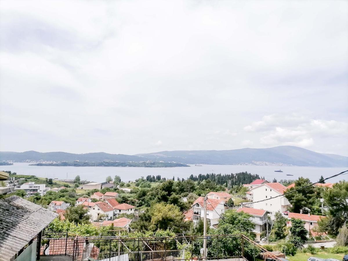 Apartments Siesta Tivat Exterior photo