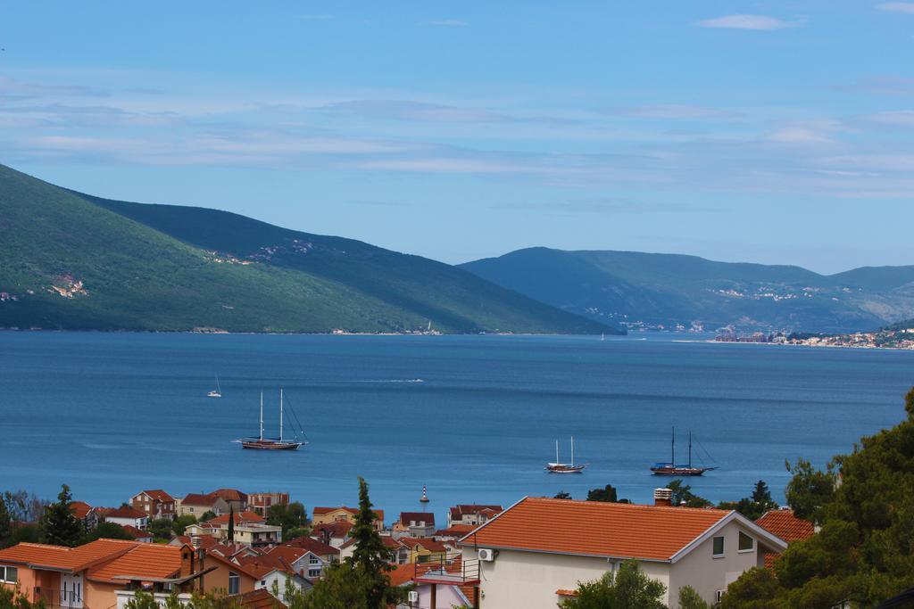 Apartments Siesta Tivat Exterior photo
